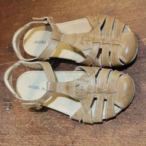 Michele M. Sandals size 8.5. 630GW5